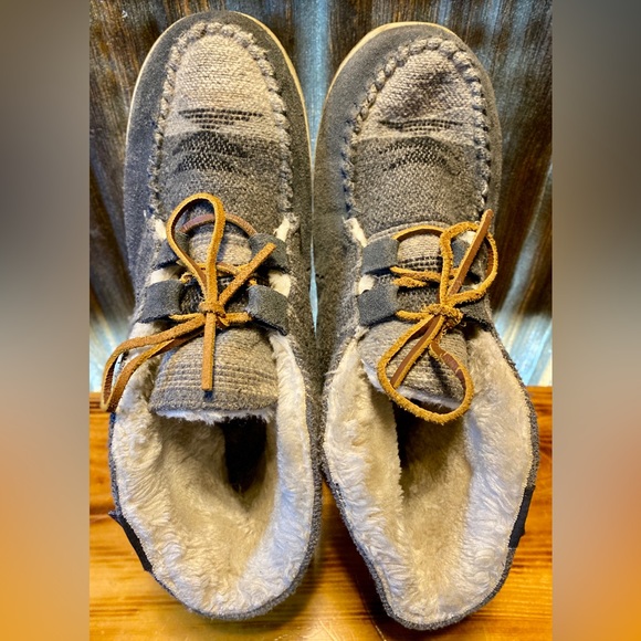 MINNETONKA TORREY LACEUP BOOTIES - Picture 8 of 11